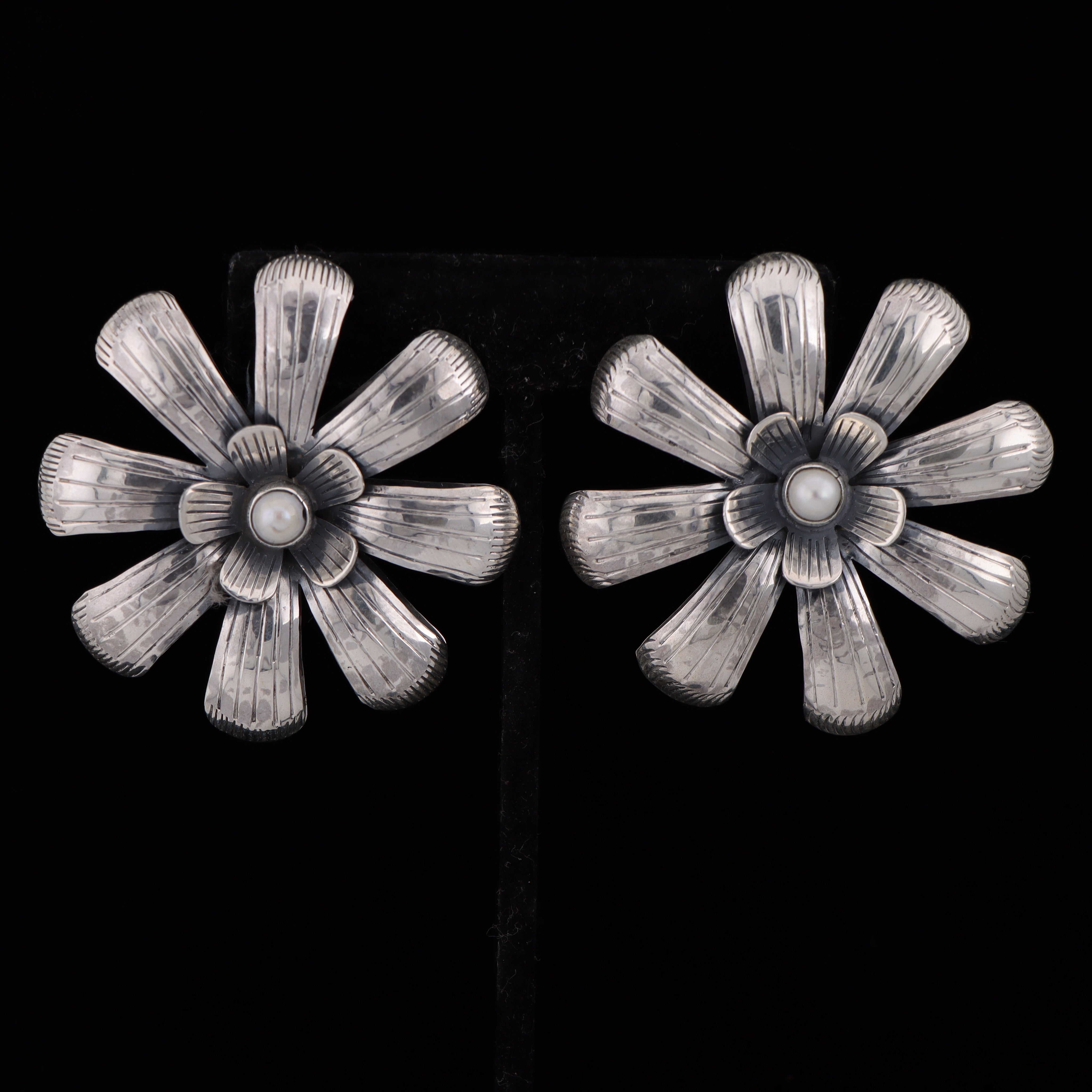 Big Flowers Earrings with Pearl
