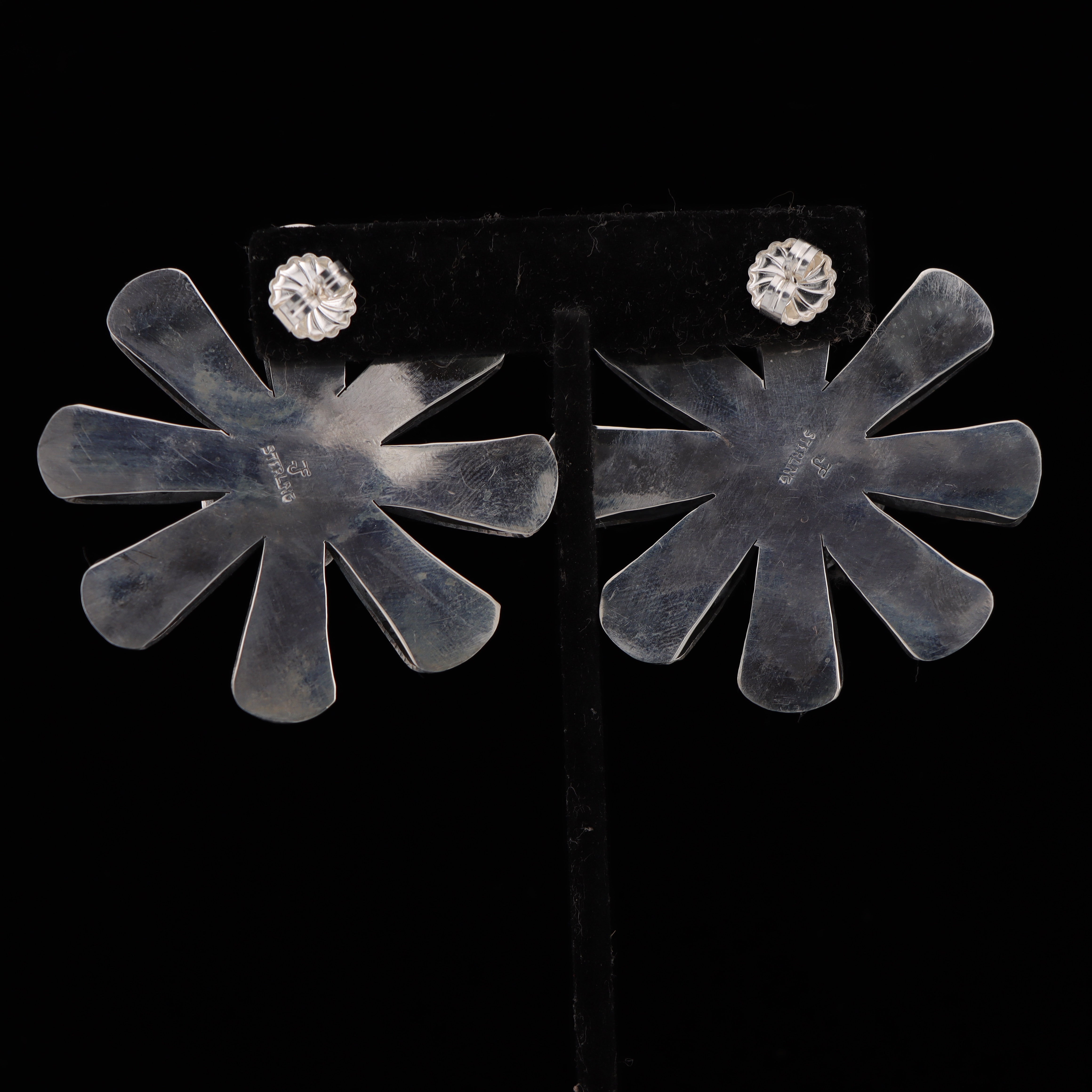 Daisy Medium Size Flower Earrings